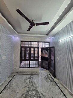 4 BHK + Pooja Room,Servant Room,Study Room,Extra Room Builder Floor For Rent in Green Fields Colony