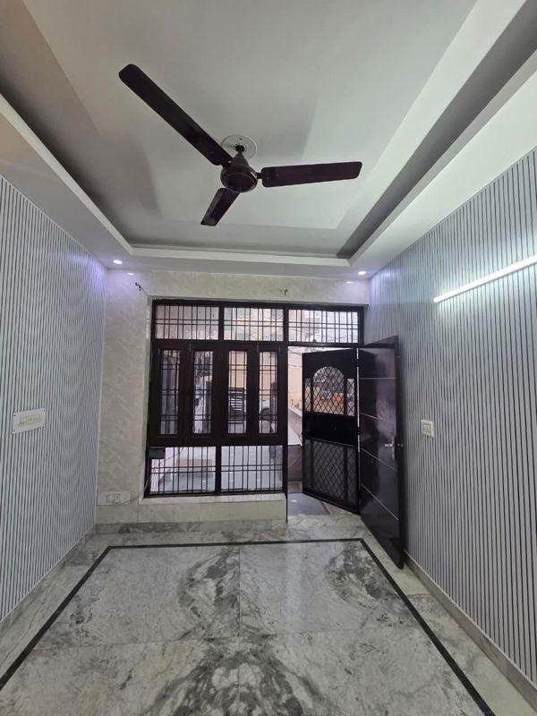 4 BHK + Pooja Room,Servant Room,Study Room,Extra Room Builder Floor For Rent in Green Fields Colony