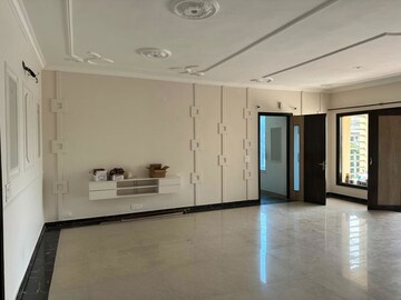 Room in 3 BHK Builder Floor at Sas Nagar – for Rent