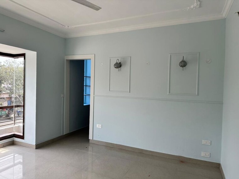 Room, sas nagar 3 Bedroom 500 Sq.Yd. Builder Floor In Sas Nagar Mohali 10089165