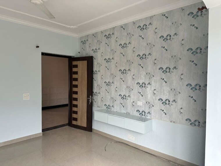 Room, sas nagar 3 Bedroom 500 Sq.Yd. Builder Floor In Sas Nagar Mohali 10089165