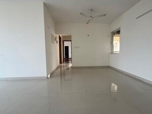 2.5 BHK Apartment For Rent in Wadhwa TW Gardens, Kandivali East