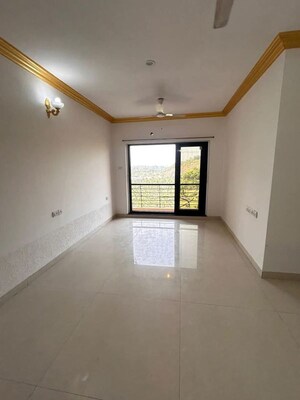 2 BHK Apartment For Rent in K Raheja Heights, Malad East