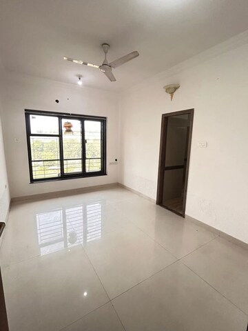 Room in 2 BHK Apartment at K Raheja Heights, Malad East – for Rent