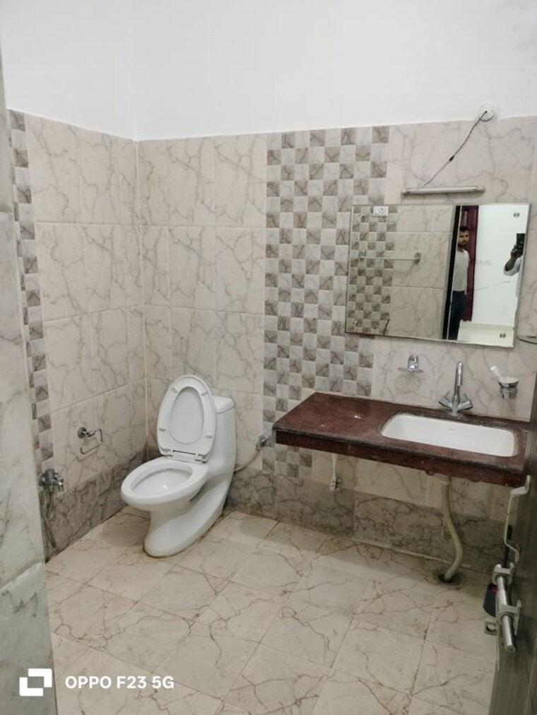 Bathroom, gomti nagar 3 Bedroom 3210 Sq.Ft. Builder Floor In Gomti Nagar Lucknow 10089295