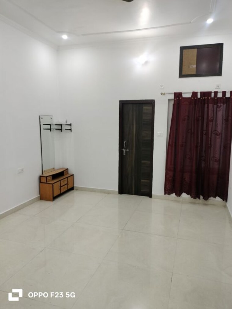 Room, gomti nagar 3 Bedroom 3210 Sq.Ft. Builder Floor In Gomti Nagar Lucknow 10089295