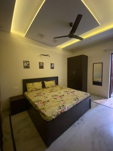 Bedroom in 2 BHK Builder Floor at Sector 77 – for Rent