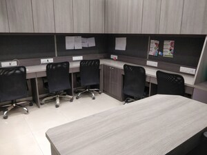  Office Space For Rent in Malad East