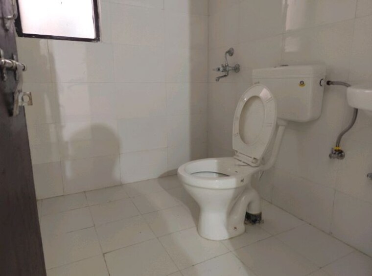 Bathroom, amolik-sankalp 1 Bedroom 337 Sq.Ft. Apartment In Sector 85 Faridabad 10089338