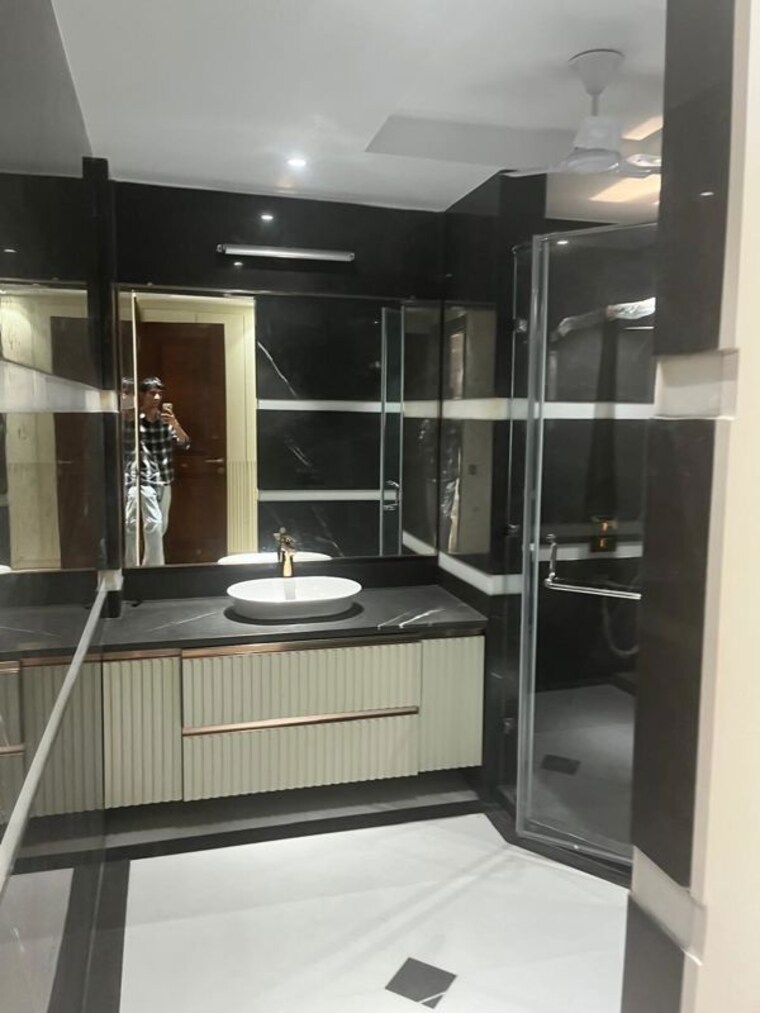 Kitchen, new rajinder nagar 4 Bedroom 500 Sq.Yd. Builder Floor In New Rajinder Nagar Delhi 10089377