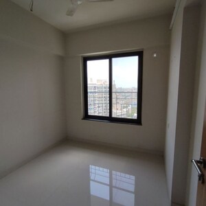 Room in 2.5 BHK Apartment at Rustomjee Pinnacle, Borivali East – for Rent