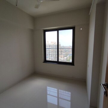 Room in 2.5 BHK Apartment at Rustomjee Pinnacle, Borivali East – for Rent