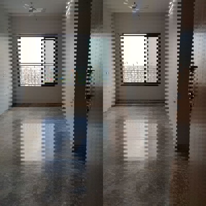 2.5 BHK 750 Sq.Ft. Apartment in Rustomjee Pinnacle