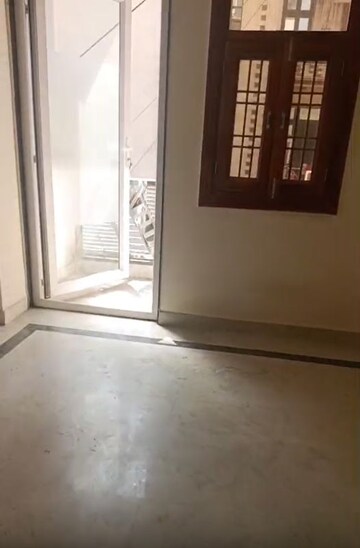 Room in 1 BHK Independent House at Tagore Garden – for Rent