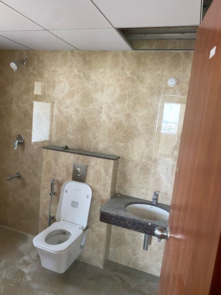 Bathroom, aurobindo-the-regent 3 Bedroom 1900 Sq.Ft. Apartment In Kondapur Hyderabad 10089314