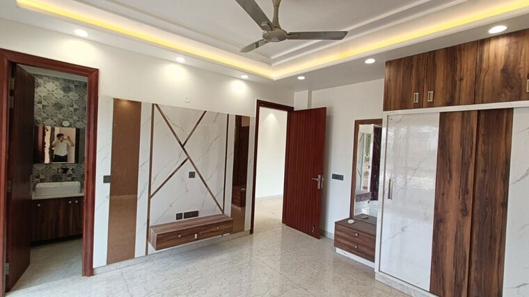 Room, puri-aman-vilas 4 Bedroom 350 Sq.Yd. Builder Floor In Sector 89 Faridabad 10089378