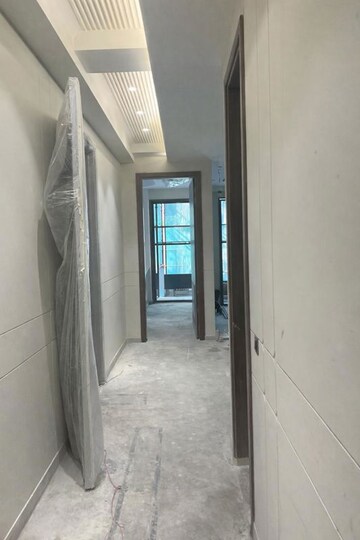 Building Lobby in 4 BHK Builder Floor at Rajinder Nagar – for Sale