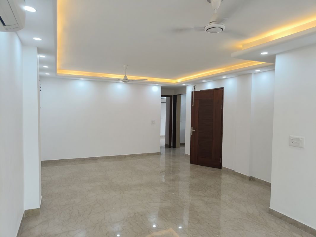 3 BHK + Servant Room Builder Floor For Rent in Kalkaji