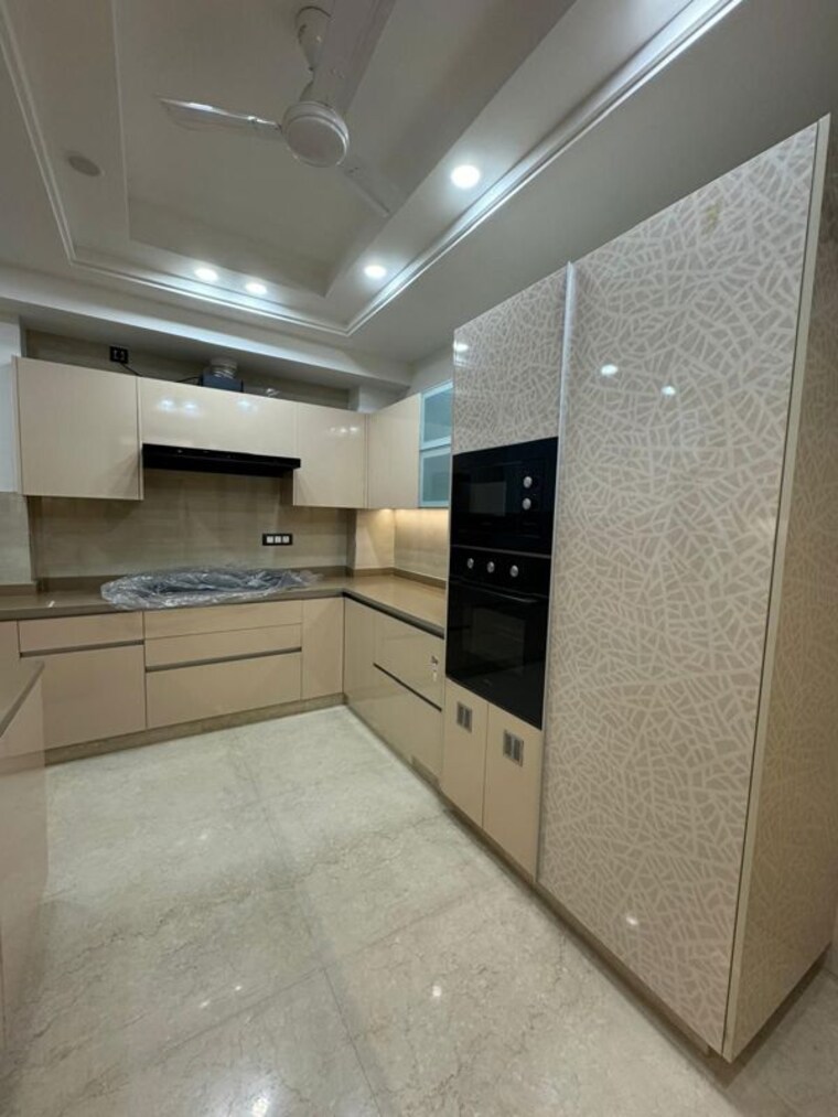 Kitchen, new rajinder nagar 4 Bedroom 375 Sq.Yd. Builder Floor In New Rajinder Nagar Delhi 10089408