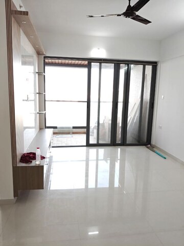 Room in 2 BHK Apartment at Majestique Signature Towers, Balewadi – for Rent