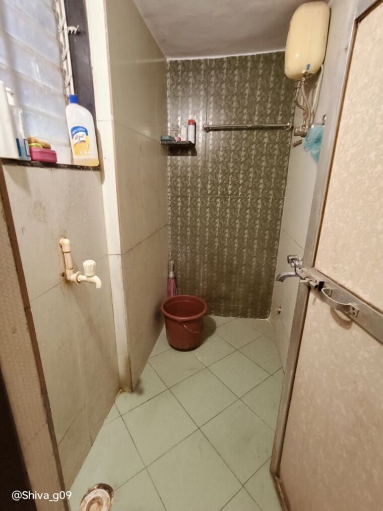 Bathroom, lower parel west Pg For Boys In Lower Parel West 10089419