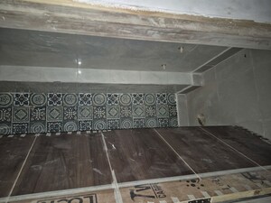 Furnished Amenities in 2.5 BHK Builder Floor at Mayur Vihar – for Sale