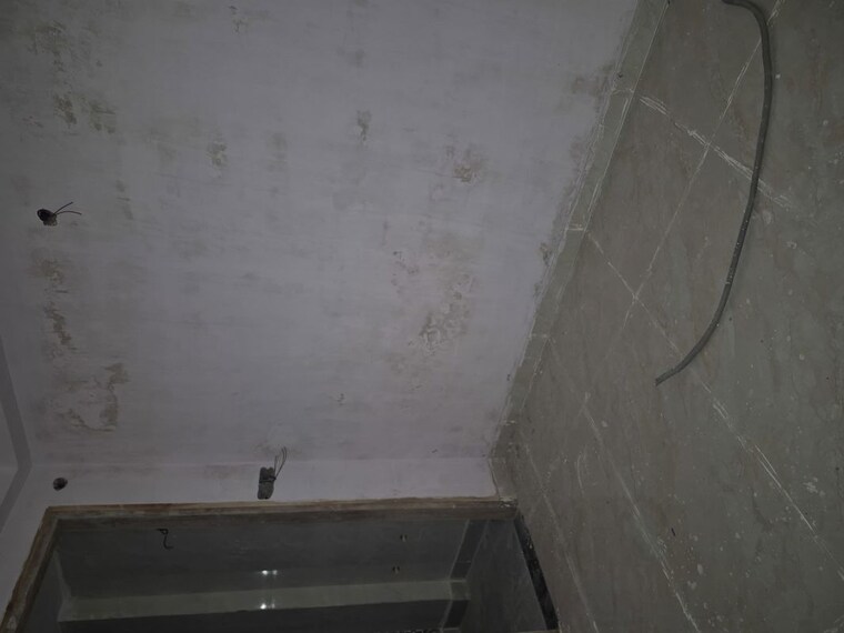 Bathroom, mayur vihar 2.5 Bedroom 450 Sq.Ft. Builder Floor In Mayur Vihar Delhi 10089422