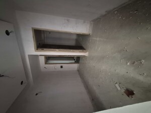 Furnished Amenities in 2.5 BHK Builder Floor at Mayur Vihar – for Sale