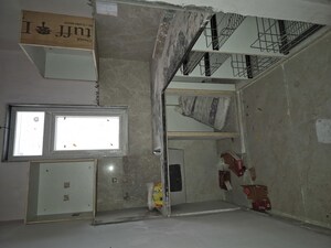 Furnished Amenities in 2.5 BHK Builder Floor at Mayur Vihar – for Sale