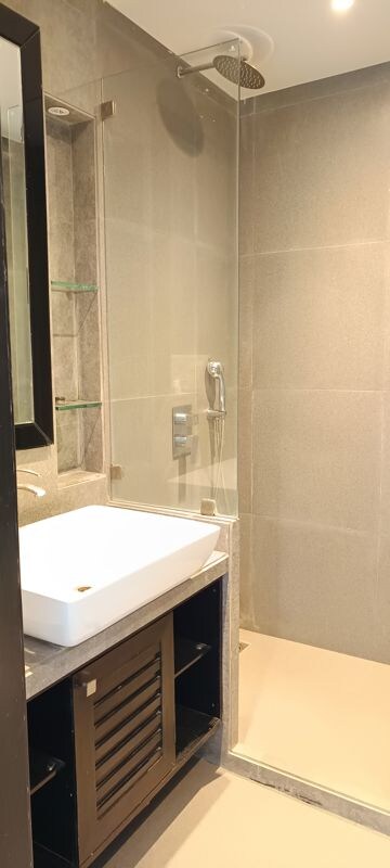 Bathroom in 3 BHK Apartment at Oberoi Springs, Andheri West – for Rent