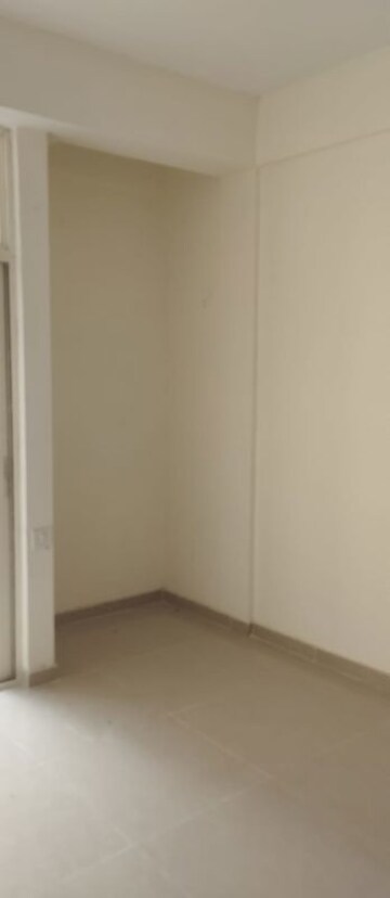 Room in 2 BHK Apartment at Shri Balaji BCC Heights, Raebareli Road – for Sale