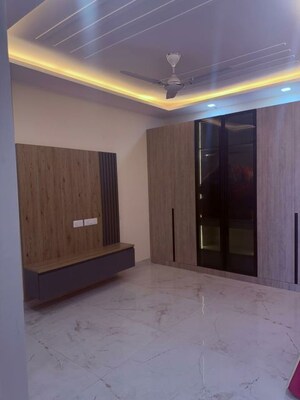 Room in 3 BHK Apartment at Sector 115 – for Sale