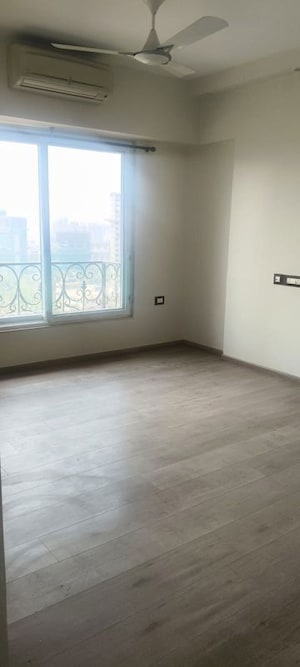 Room in 3 BHK Apartment at Kanakia Paris, Bandra East – for Sale