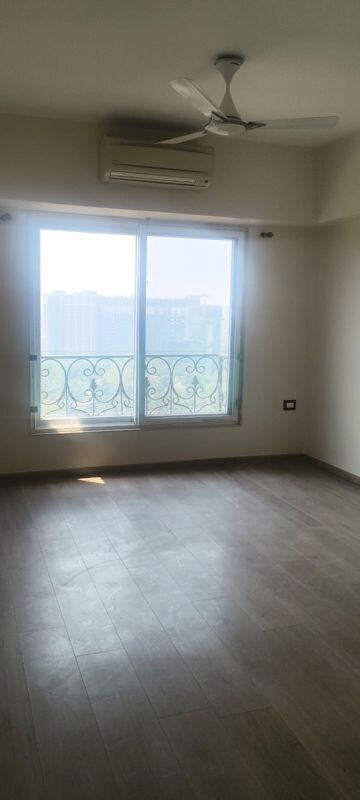 Room in 3 BHK Apartment at Kanakia Paris, Bandra East – for Sale