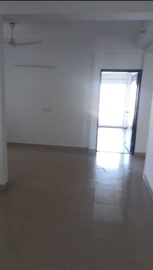 Room in 3.5 BHK Apartment at Spaze Privy AT4, Sector 84 – for Rent