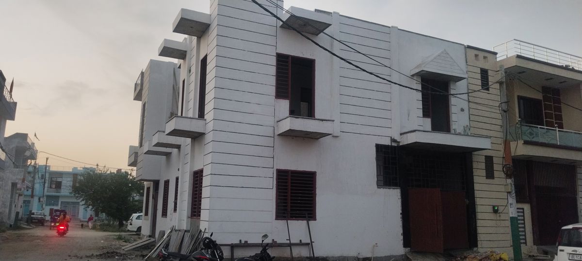 4 BHK + Extra Room Independent House For Sale in Rakshapuram