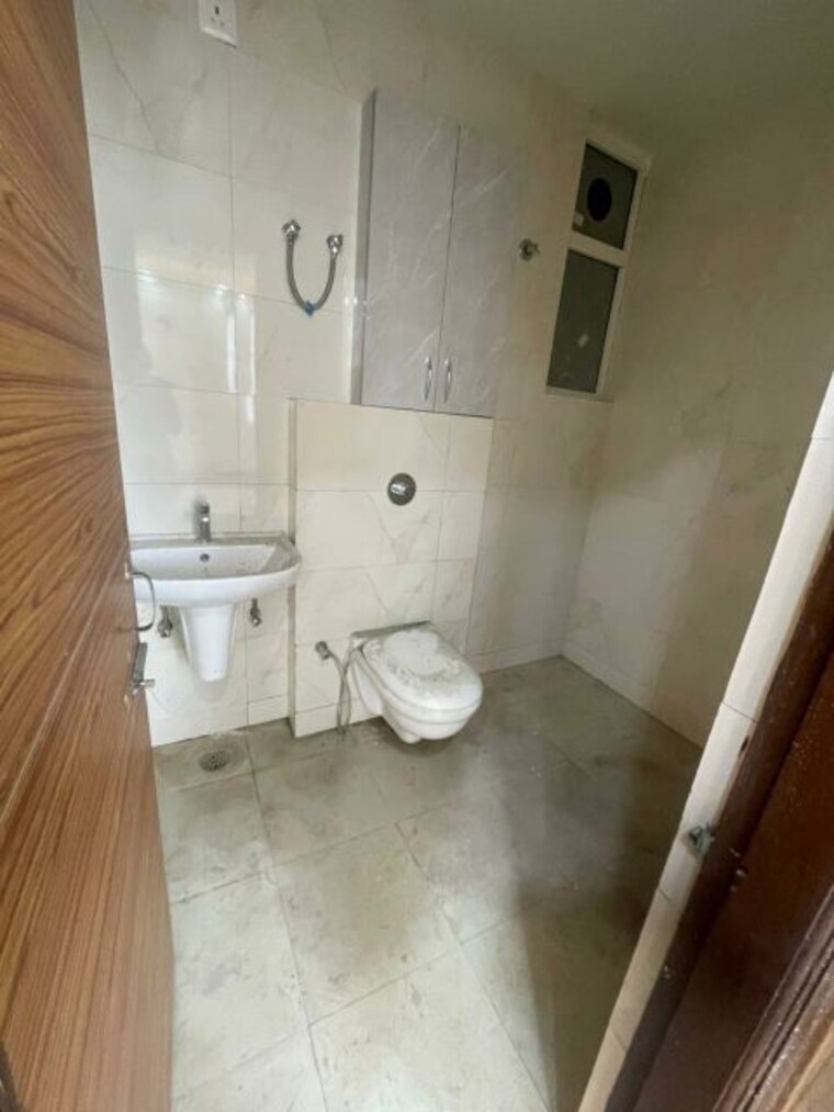 Bathroom, sector 115 4 Bedroom 1888 Sq.Ft. Apartment In Sector 115 Mohali 10089488