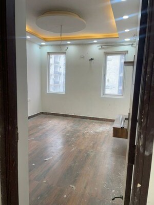 Room in 4 BHK Apartment at Sector 115 – for Sale