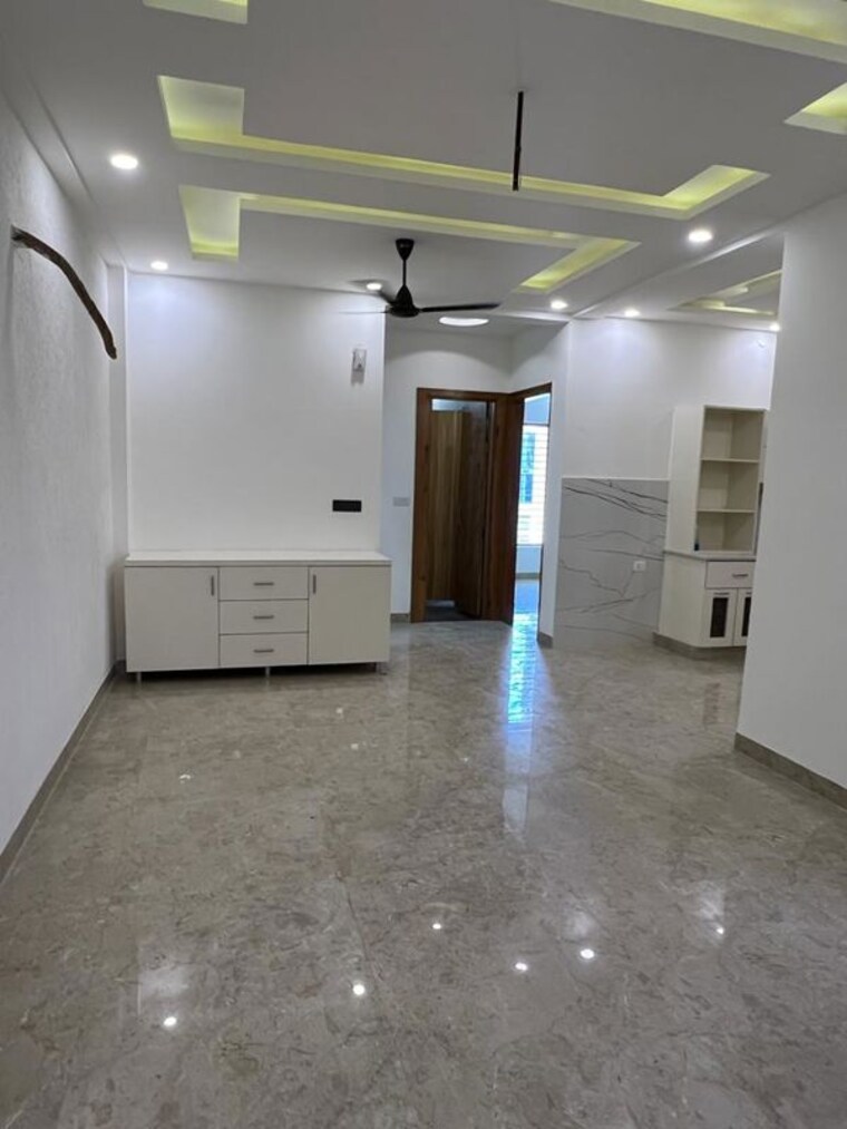 Room, puri-aman-vilas 4 Bedroom 238 Sq.Yd. Builder Floor In Sector 89 Faridabad 10089469