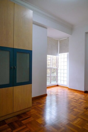 Room in 3 BHK Apartment at Evershine Cosmic, Andheri West – for Rent