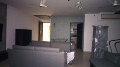 3 BHK + Servant Room Apartment For Rent in Oberoi Realty Esquire