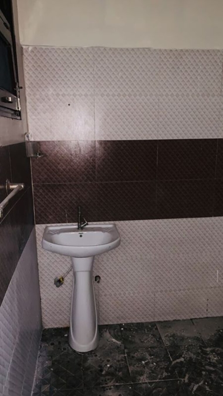 Bathroom, shiva-enclave-zirakpur 2 Bedroom 140 Sq.Yd. Independent House In Patiala Road Zirakpur 10089477
