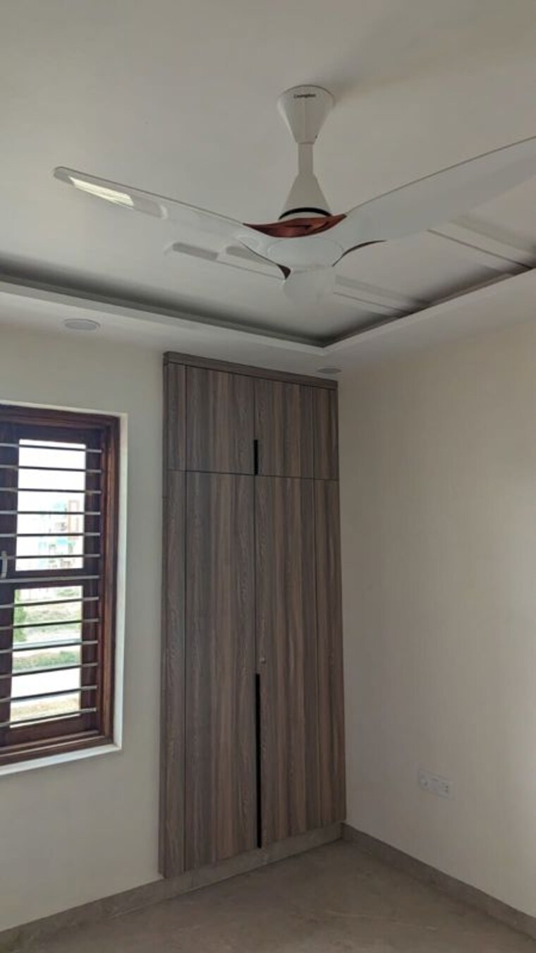 Room, puri-aman-vilas 4 Bedroom 415 Sq.Yd. Builder Floor In Sector 89 Faridabad 10089518