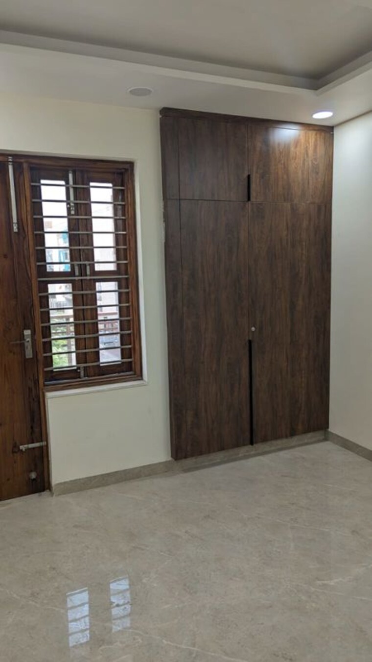 Room, puri-aman-vilas 4 Bedroom 415 Sq.Yd. Builder Floor In Sector 89 Faridabad 10089518