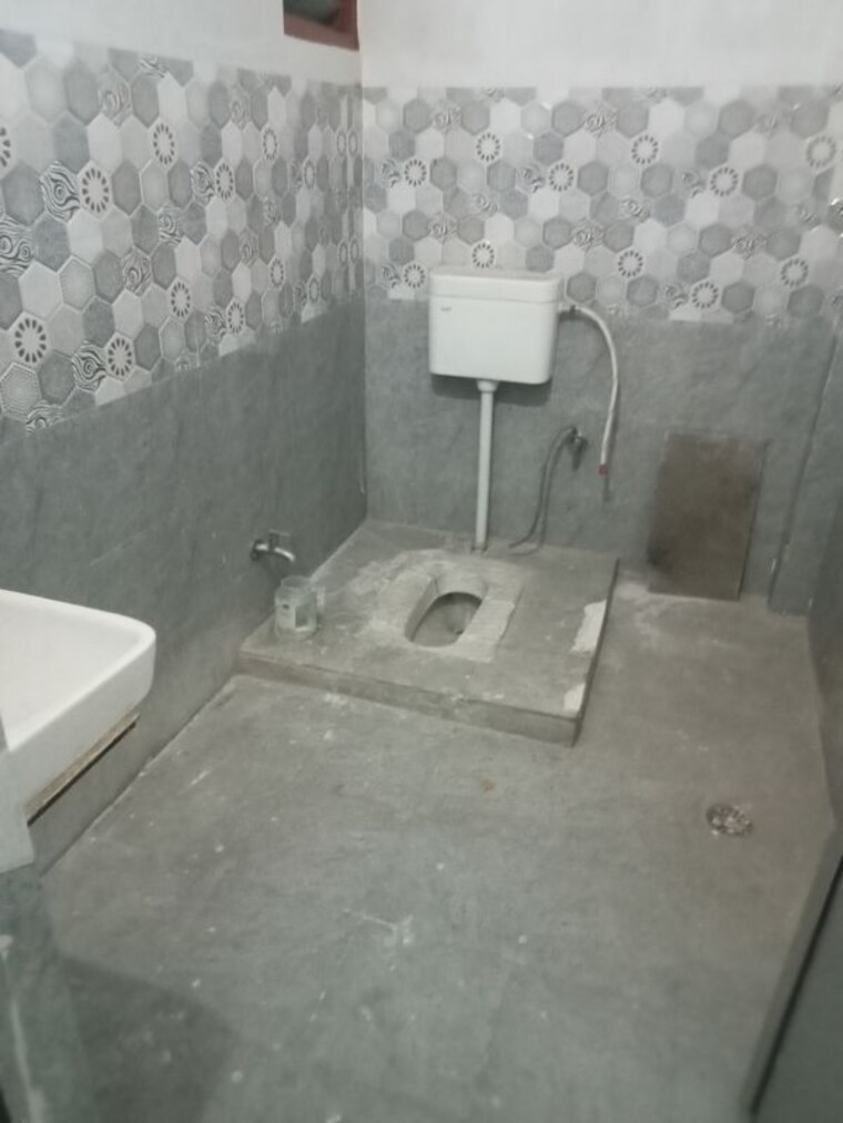 Bathroom, gomti nagar 2 Bedroom 1800 Sq.Ft. Builder Floor In Gomti Nagar Lucknow 10089600