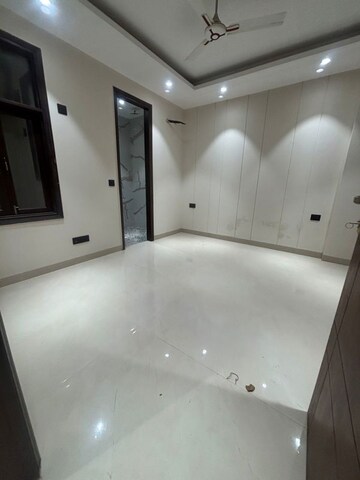 Room in 3 BHK Builder Floor at Freedom Fighters Enclave – for Rent