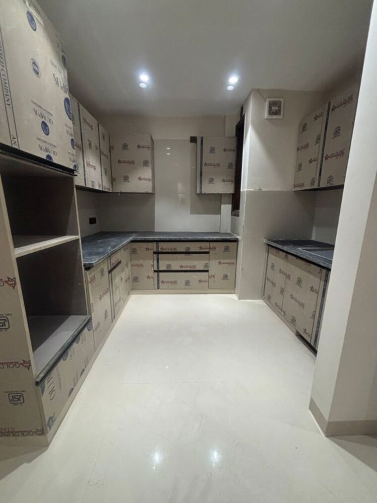 Kitchen, freedom fighters enclave 3 Bedroom 1500 Sq.Ft. Builder Floor In Freedom Fighters Enclave Delhi 10089603