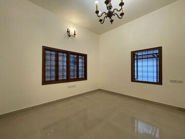 Room in 3 BHK Independent House at Jayamahal – for Rent