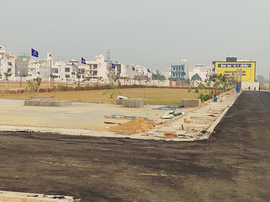Plot For Sale in Yashvi Golden Gate Residency