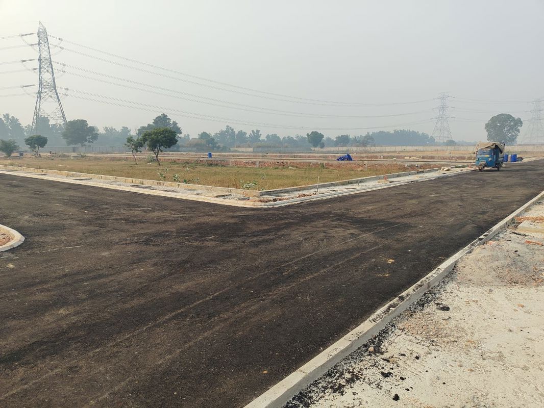 Plot For Sale in Yashvi Golden Gate Residency